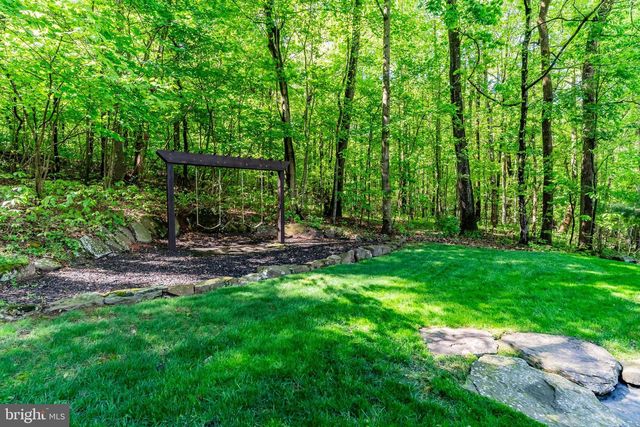 5995 BULL RD, Dover, PA 17315