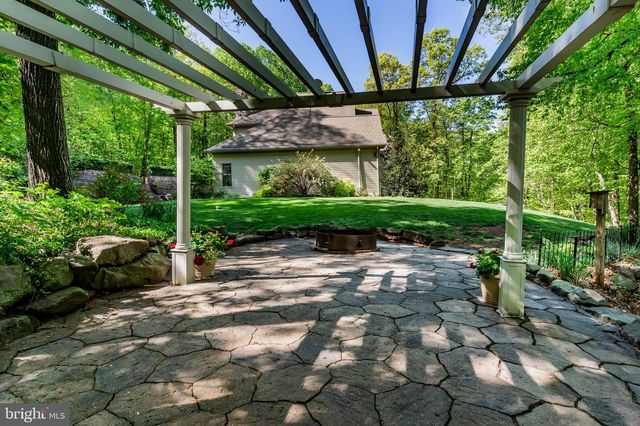 5995 BULL RD, Dover, PA 17315