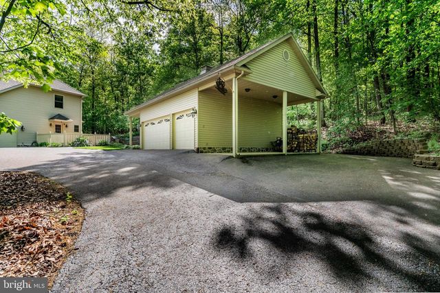 5995 BULL RD, Dover, PA 17315