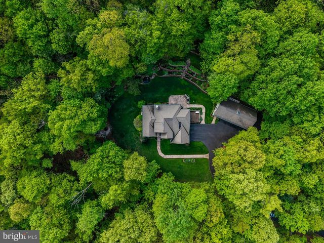 5995 BULL RD, Dover, PA 17315