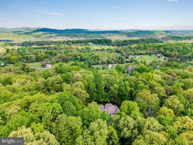 5995 BULL RD, Dover, PA 17315