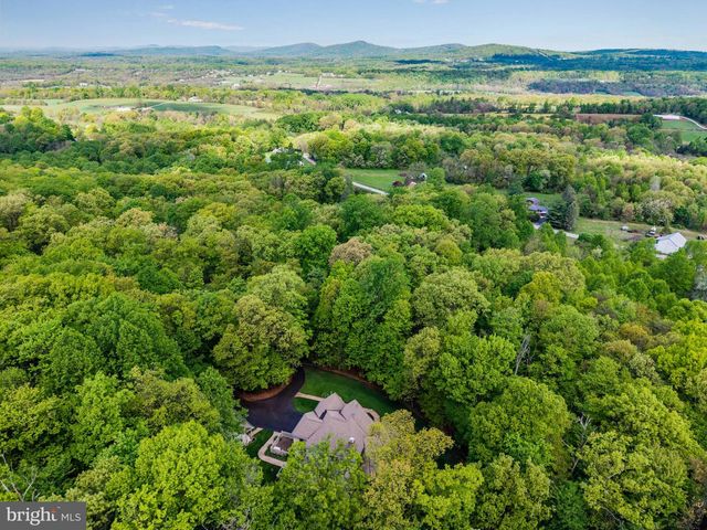 5995 BULL RD, Dover, PA 17315