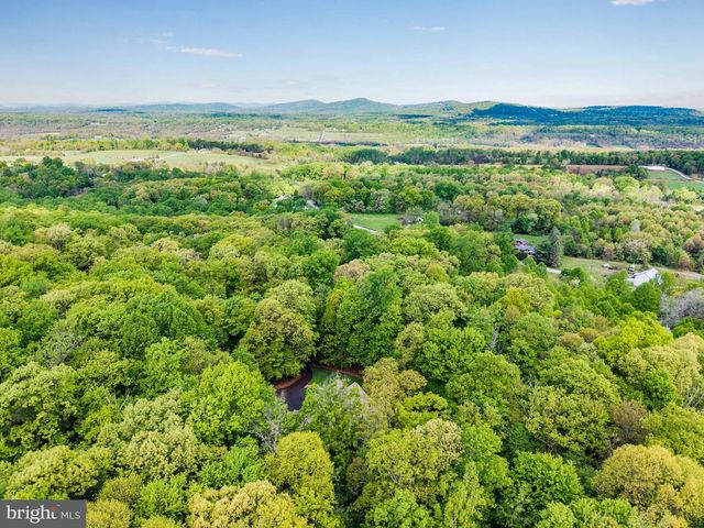 5995 BULL RD, Dover, PA 17315