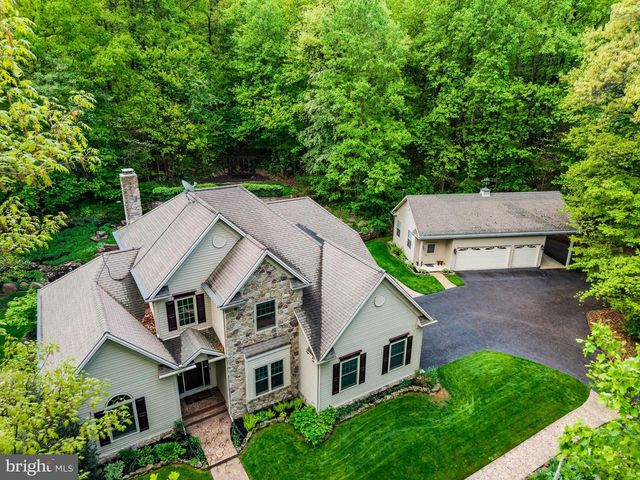 5995 BULL RD, Dover, PA 17315