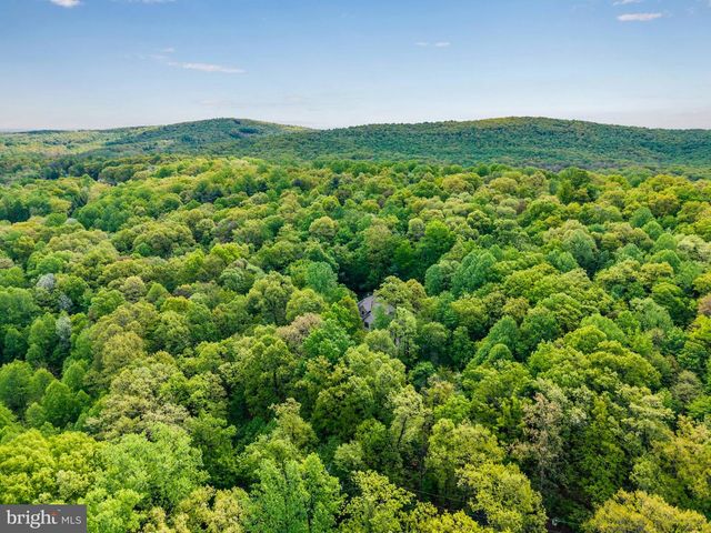 5995 BULL RD, Dover, PA 17315