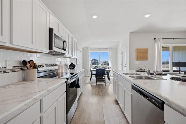 20385 W 193rd Lane, Spring Hill, KS 66083