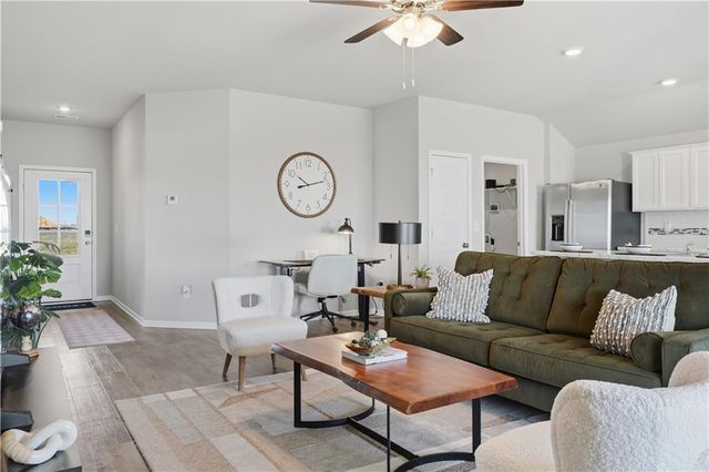 20385 W 193rd Lane, Spring Hill, KS 66083