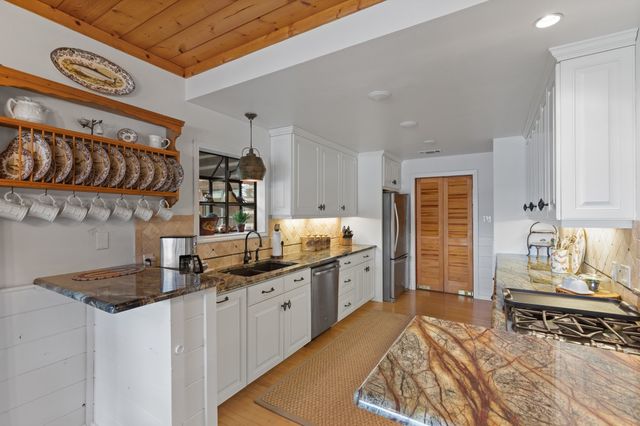 307 King Laurence Court, Scroggins, TX 75480