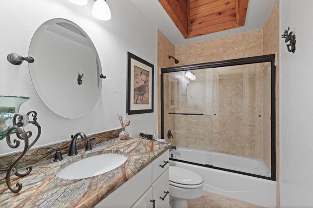307 King Laurence Court, Scroggins, TX 75480