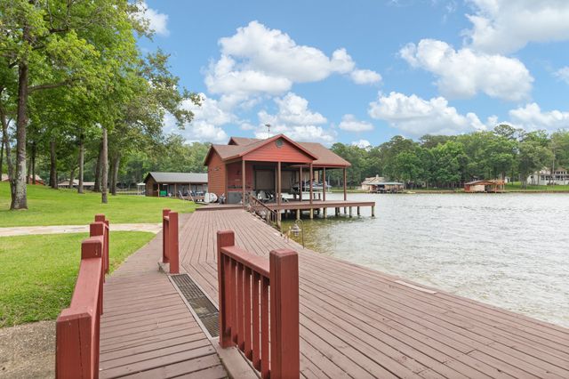 307 King Laurence Court, Scroggins, TX 75480