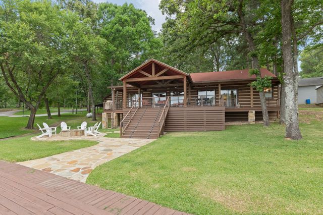 307 King Laurence Court, Scroggins, TX 75480