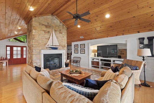 307 King Laurence Court, Scroggins, TX 75480