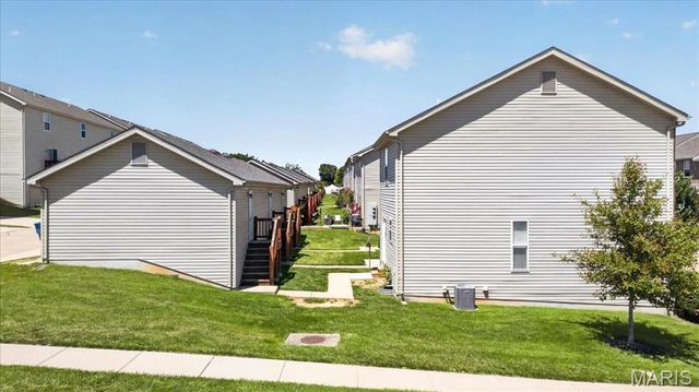 200 Candice Way, St Charles, MO 63376