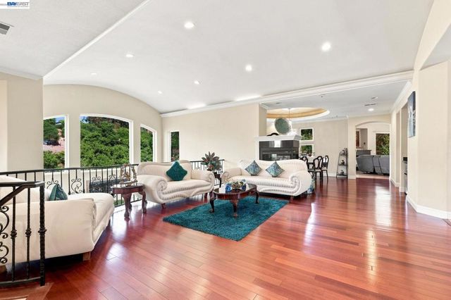 1769 Carmel Ct, Hayward, CA 94541