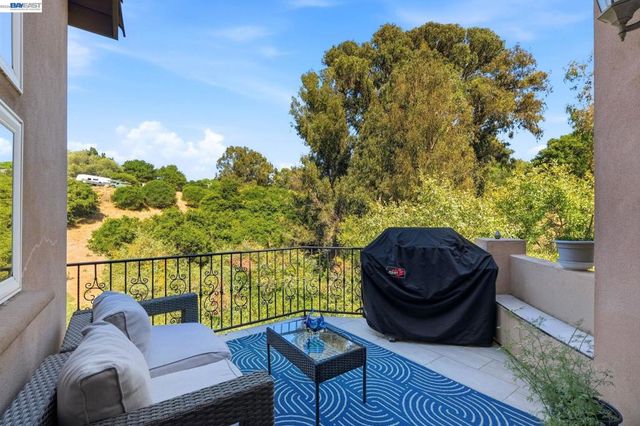 1769 Carmel Ct, Hayward, CA 94541