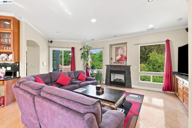 1769 Carmel Ct, Hayward, CA 94541
