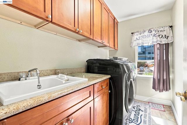 1769 Carmel Ct, Hayward, CA 94541
