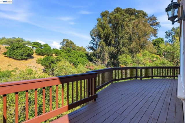 1769 Carmel Ct, Hayward, CA 94541