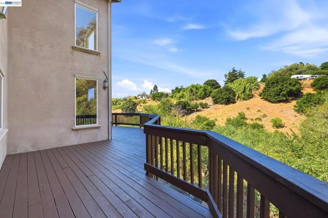 1769 Carmel Ct, Hayward, CA 94541
