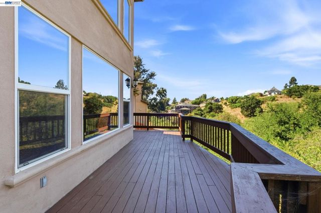 1769 Carmel Ct, Hayward, CA 94541