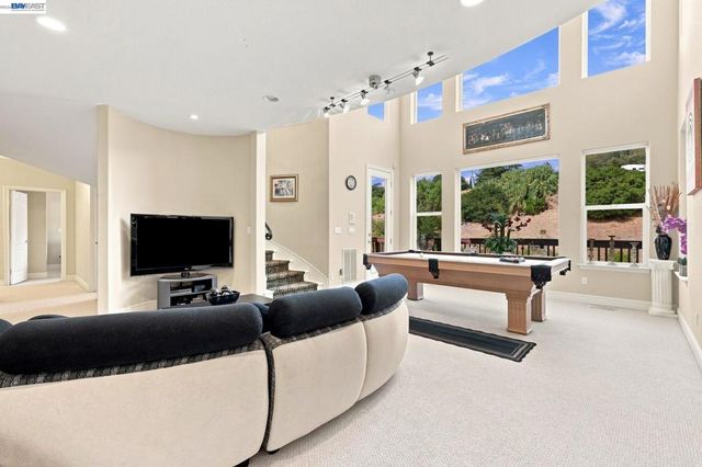 1769 Carmel Ct, Hayward, CA 94541