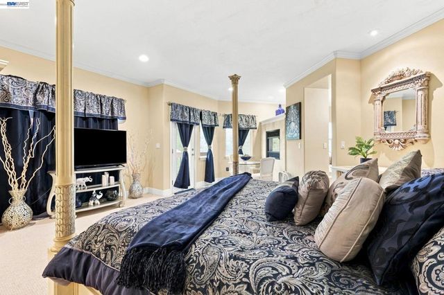 1769 Carmel Ct, Hayward, CA 94541