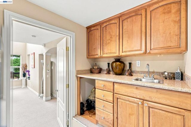 1769 Carmel Ct, Hayward, CA 94541