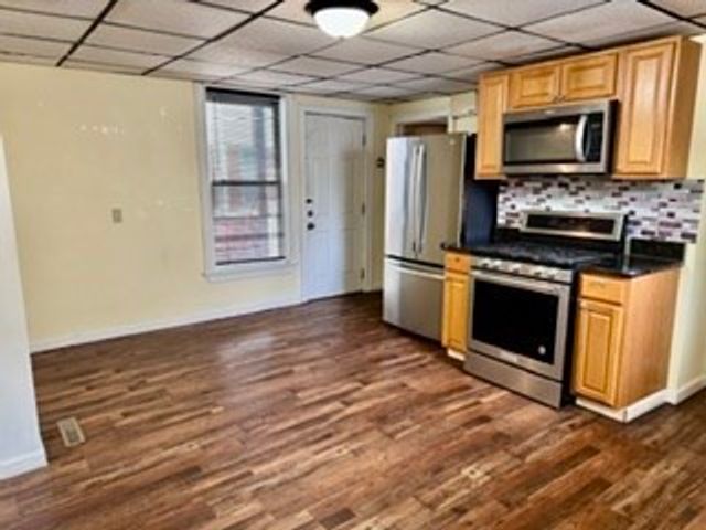 83 Lane St 1, Lowell, MA 01851