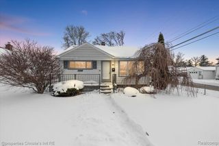 23704 Hazelwood Avenue, Hazel Park, MI 48030