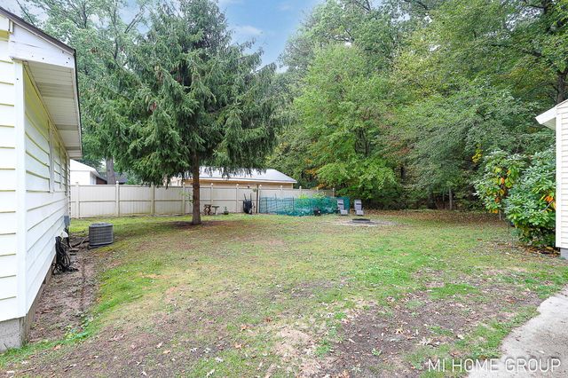 14664 154th Avenue, Grand Haven, MI 49417