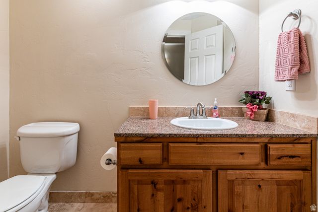 2148 E PINECREST LN, Sandy, UT 84092