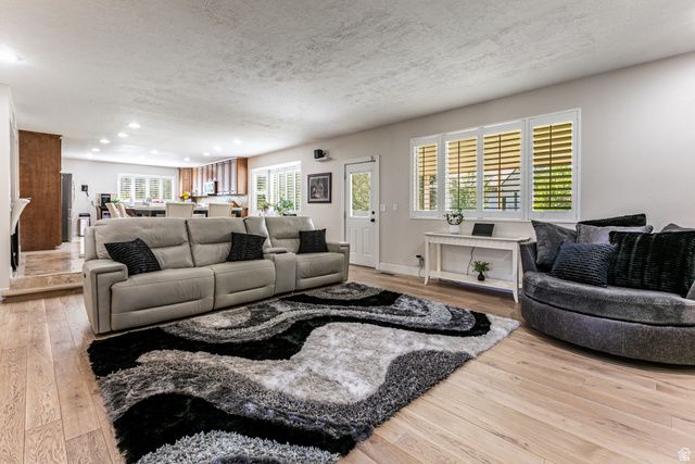 2148 E PINECREST LN, Sandy, UT 84092