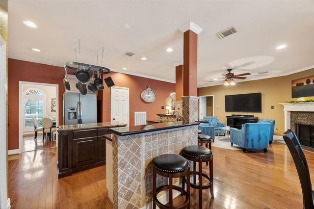 2329 N Lake Front Drive, League City, TX 77573