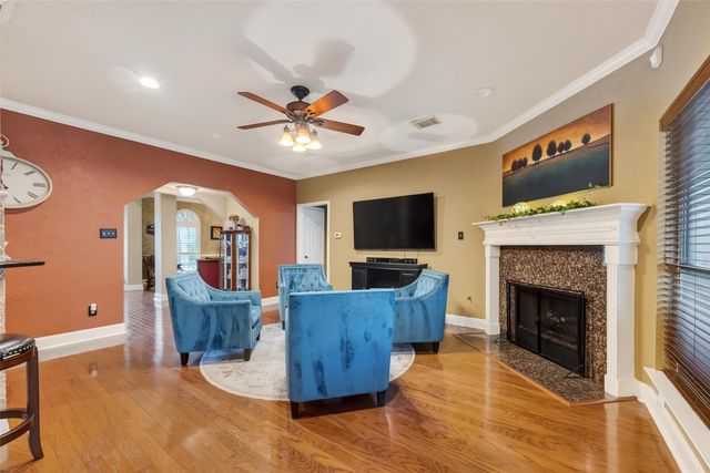 2329 N Lake Front Drive, League City, TX 77573