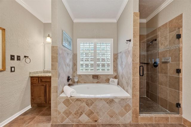 2329 N Lake Front Drive, League City, TX 77573