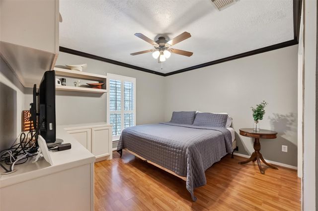 2329 N Lake Front Drive, League City, TX 77573