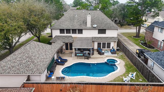 2329 N Lake Front Drive, League City, TX 77573