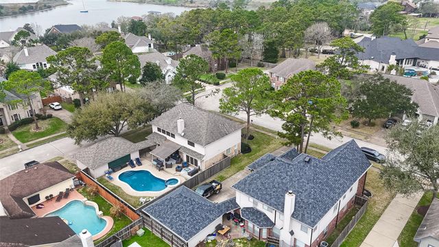 2329 N Lake Front Drive, League City, TX 77573