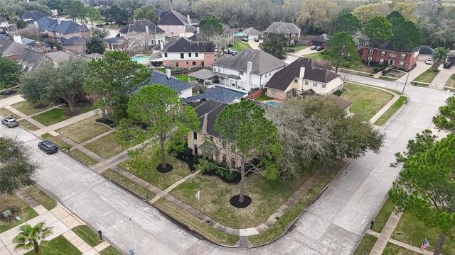 2329 N Lake Front Drive, League City, TX 77573