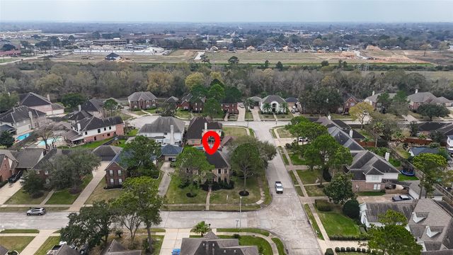 2329 N Lake Front Drive, League City, TX 77573