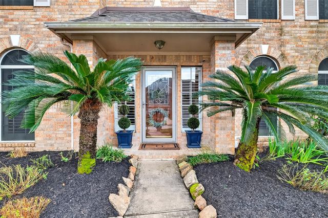 2329 N Lake Front Drive, League City, TX 77573