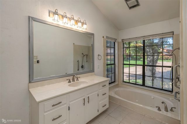 3450 Stonebrook Place, Shreveport, LA 71105