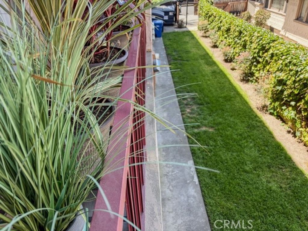 Image 18 of property listing at 3609 E 2nd St 205, Long Beach, CA 90803