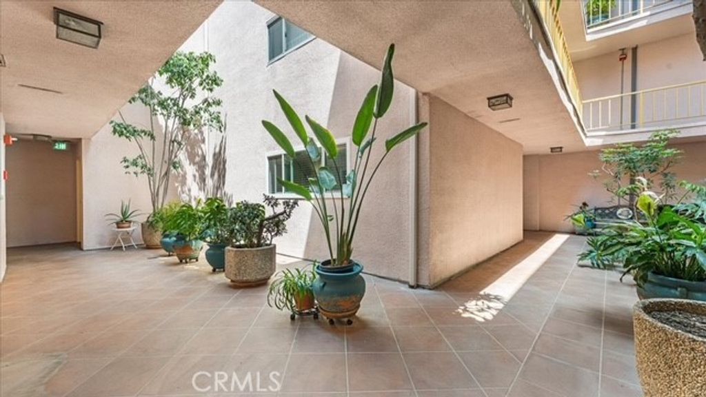Image 19 of property listing at 3609 E 2nd St 205, Long Beach, CA 90803