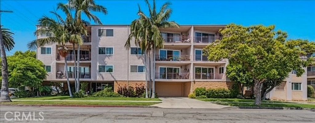 Image 20 of property listing at 3609 E 2nd St 205, Long Beach, CA 90803
