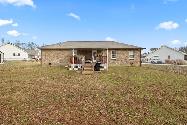 125 Doe Ln, Smithville, TN 37166