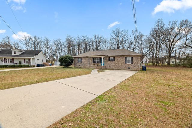 125 Doe Ln, Smithville, TN 37166
