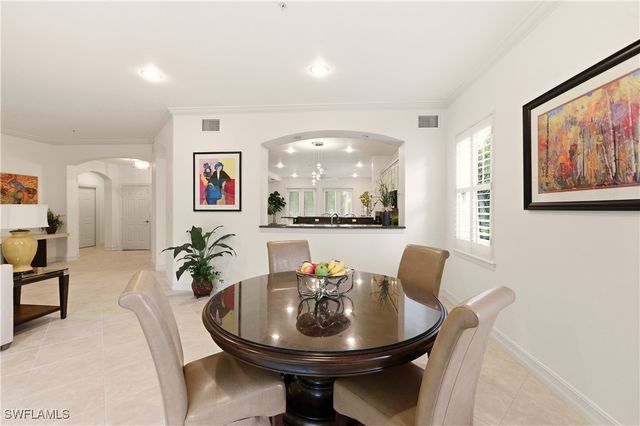 2843 Tiburon BLVD E 7-102, Naples, FL 34109