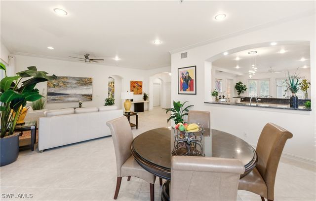 2843 Tiburon BLVD E 7-102, Naples, FL 34109