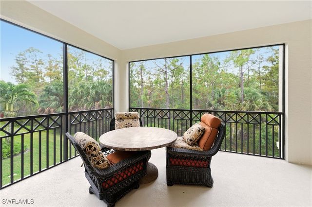 2843 Tiburon BLVD E 7-102, Naples, FL 34109